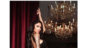 Foto: Model Playboy yang Puasa Bercinta & Pilih Seks Virtual di Masa Pandemi