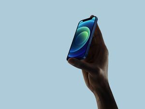 Wujud iPhone 12 Mini yang Tak Laku Sampai Pangkas Produksi