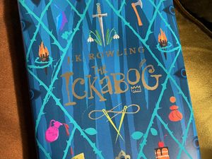 Lepas dari Kontroversi LGBT, JK Rowling Rilis Novel Anak The Ickabog Lepas dari Kontroversi LGBT, JK Rowling Rilis Novel Anak The Ickabog