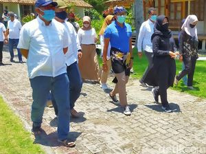 Program UMKM Banyuwangi dari Ipuk Naik Kelas, Sandiaga Siap Jadi Mentor