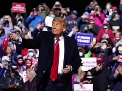 Kulit Wajah Trump Berwarna Oranye Jadi Perbincangan Netizen