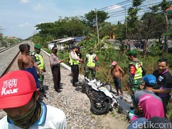 Pelajar di Lamongan Selamat Usai Terserempet Kereta hingga Terpental