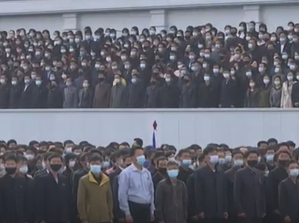 Ribuan Warga Korea Utara Kenakan Masker untuk Pertama Kali
