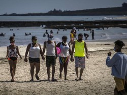 Perlahan, Kuba Sambut Wisatawan Internasional Kembali