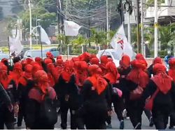 Massa Buruh Bergerak Menuju Istana, Tolak Omnibus Law Cipta Kerja