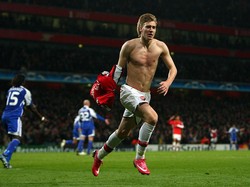 Duh...Lord Bendtner Berulah (Lagi)!