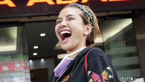 Nikita Mirzani Unggah Ayat Suci usai Diancam Diserbu Simpatisan Habib