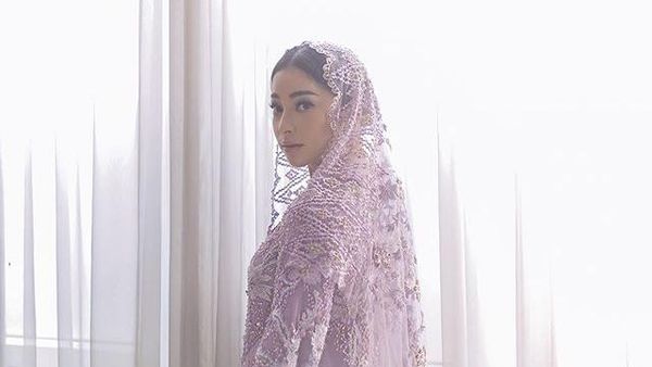 Intip 8 Momen Pengajian Nikita Willy Jelang Nikah, Anggun dengan Abaya Lilac