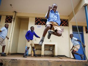 Potret Antusias Siswa Kenya Kembali ke Sekolah