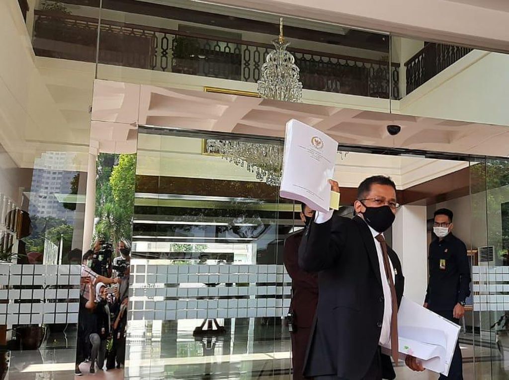 Naskah UU Cipta Kerja Sudah Diserahkan ke Pemerintah, Sampai Mana Prosesnya Kini? Naskah UU Cipta Kerja Sudah Diserahkan ke Pemerintah, Sampai Mana Prosesnya Kini?