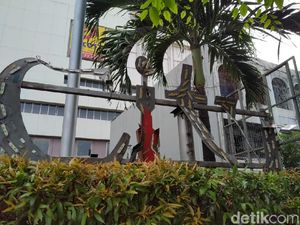 Mengintip Lagi Kerusakan Thamrin City yang Jadi Korban Rusuh Demo Mengintip Lagi Kerusakan Thamrin City yang Jadi Korban Rusuh Demo