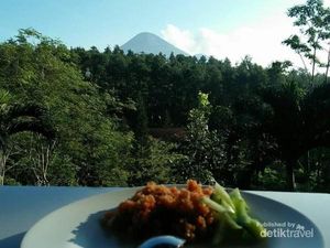 Mengintip Indahnya Pegunungan dari Penginapan di Pasuruan