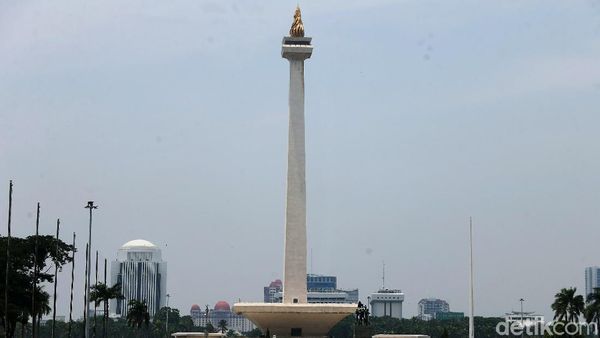 Foto Wajah Baru Taman Monas Setelah Direvitalisasi