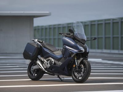 Penampakan Moge Skutik Baru Honda, All New Forza 750