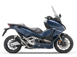 Honda Forza 750 Menangi Penghargaan Sepeda Motor dengan Desain Terbaik