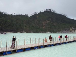 Mau ke Kawah Putih dan Glamping Lakeside? Unduh Dulu Aplikasi PeduliLindungi