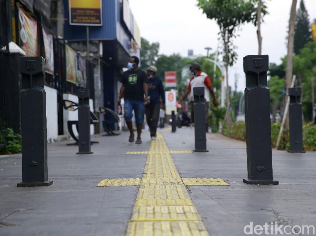 Tahun Ini, Pemprov DKI Targetkan Revitalisasi Trotoar Sepanjang 26 Km Tahun Ini, Pemprov DKI Targetkan Revitalisasi Trotoar Sepanjang 26 Km