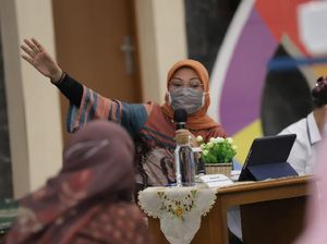 Menaker Ngobrol UU Cipta Kerja Bareng Buruh Perempuan di Kantor