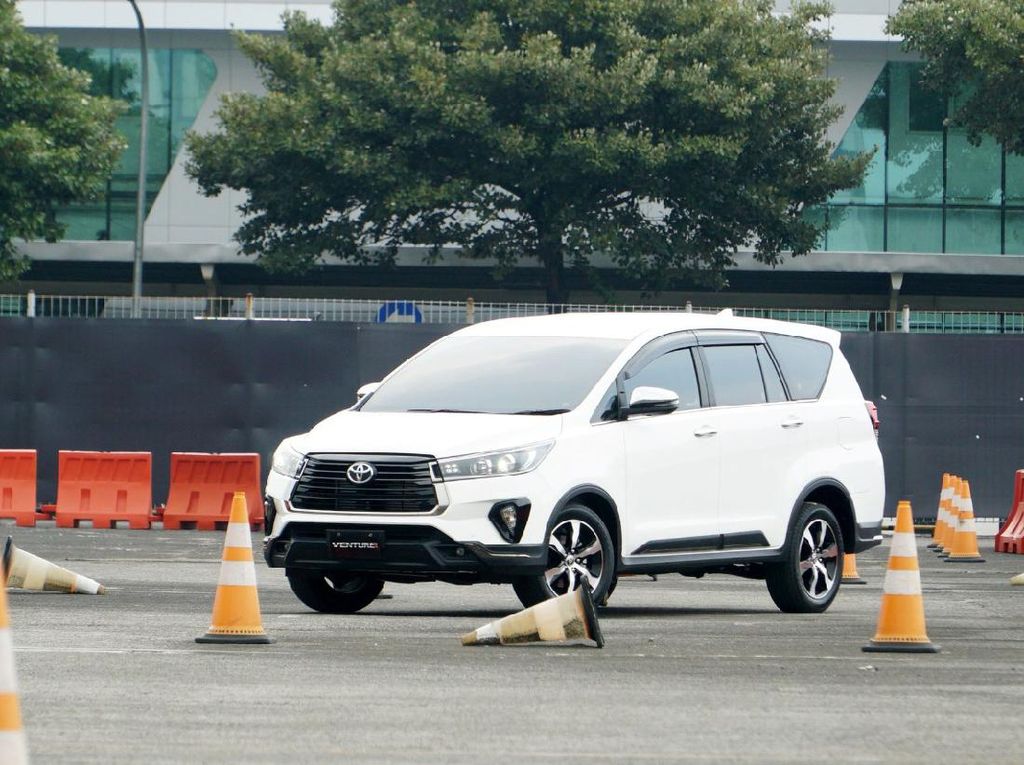 Toyota Sudah Setop Produksi Innova Diesel?