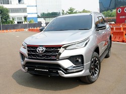 Daftar Harga Mobil Toyota Usai Kena Pajak Emisi, Alphard Turun sampai Rp 446 Juta!