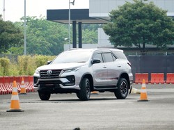 Toyota Fortuner: Spesifikasi, Fitur, Mesin, dan Harga