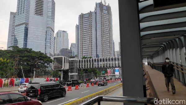 Pandemi COVID-19 Bikin IMF Proyeksi Ekonomi RI minus 1,5%