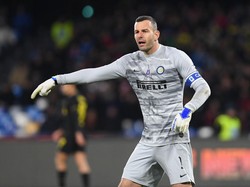 Samir Handanovic, penjaga gawang utama Inter Milan ini sudah berusia 36 tahun! (Getty Images/Emilio Andreoli)