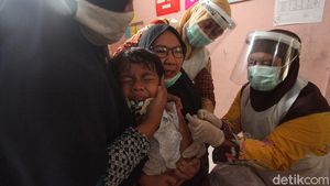 Ragam Ekspresi Anak-anak Saat Disuntik Vaksin Campak-Rubella
