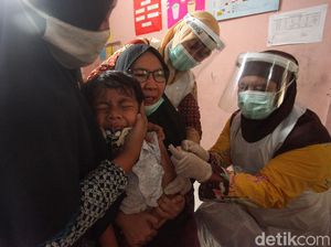 Ragam Ekspresi Anak-anak Saat Disuntik Vaksin Campak-Rubella