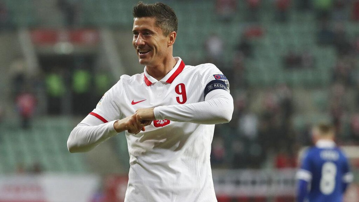 Lewandowski Buang Peluang Emas lalu... Cetak 2 Gol dan 1 Assist! (Foto: AP/Czarek Sokolowski)