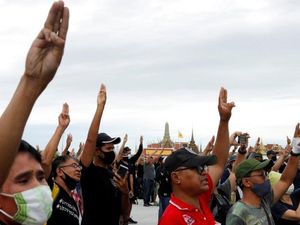 Thailand Umumkan Dekrit Darurat, Kerumunan Dilarang dan Media Dibatasi