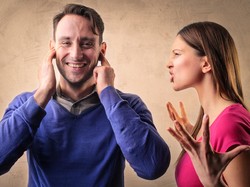 Mendadak Tuli Sebelah, Gejala Terbaru COVID-19?