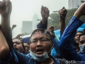 Terkini! Suasana Demo di Patung Kuda