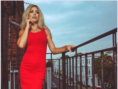 Foto: Ibu-ibu Anak 4 yang Masih Laris Jadi Model Playboy