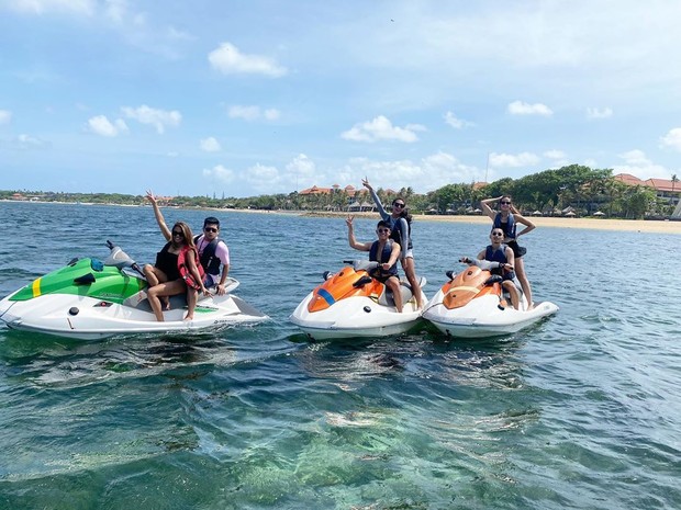 Potret liburan Nia Ramadhani di Bali.