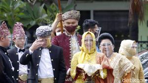 Penampakan Indra Priawan saat Tiba di Rumah Nikita Willy