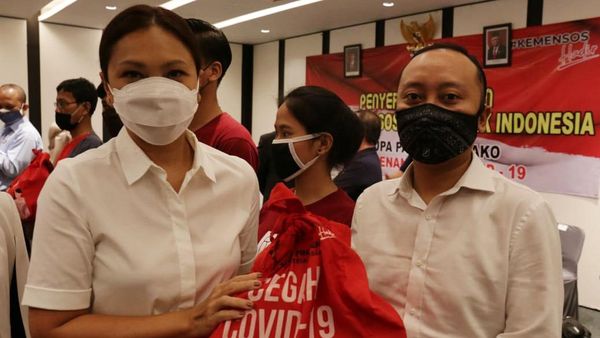 Kemensos Salurkan Sembako untuk Karyawan Hotel Terdampak COVID-19