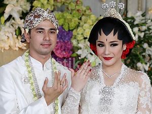 Happy Anniv ke-6 Raffi Ahmad dan Nagita Slavina!