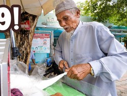 Salut! 5 Penjual Makanan Renta, Ada yang Berusia 129 Tahun