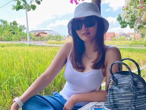 Lihat Senyum Sassha Carissa Bikin Malam Minggu Kamu Makin Ceria