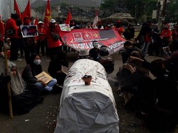 Video SRMI Desak Jokowi Sahkan Perppu Batalkan UU Ciptaker