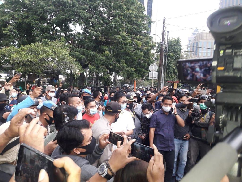 Diminta Jokowi, Stafsus Aminuddin Maruf Temui BEM SI soal Omnibus Law