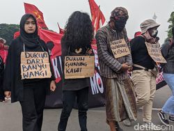 Tatkala Para Dukun Ikutan Demo