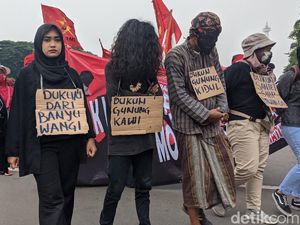 Tatkala Para Dukun Ikutan Demo
