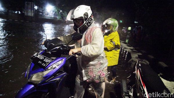 Terkini! Kawasan Sunter Tergenang