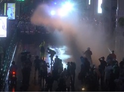 Thailand Memanas! Video Pendemo Ditembak Water Cannon