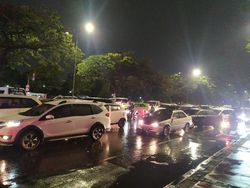 Lalin Dibuka Usai Demo, Kawasan Harmoni Macet