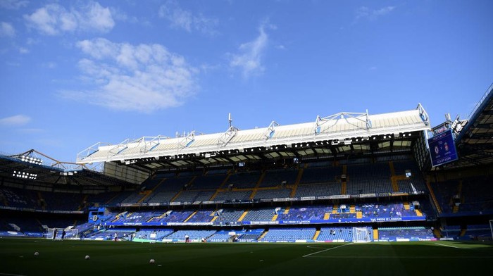 LONDON, ENGLAND - SEPTEMBER 20: General view inside the stadium prior to the Premier League match between Chelsea and Liverpool at Stamford Bridge on September 20, 2020 in London, England. (Photo by Michael Regan/Getty Images)