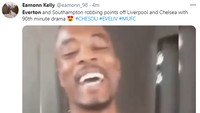 Di saat Liverpool meraih hasil yang tak diinginkan, selalu ada fans Manchester United yang berbahagia. (Foto: Internet/Twitter)