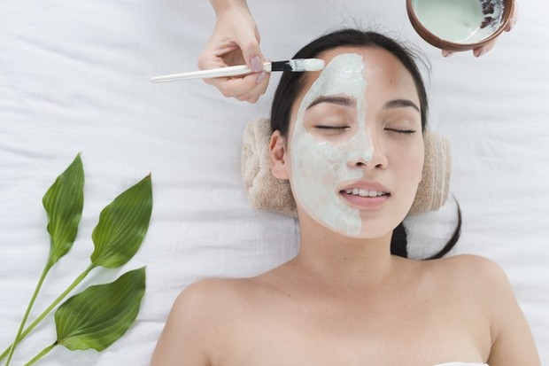 facial mask/sumber: freepik.com